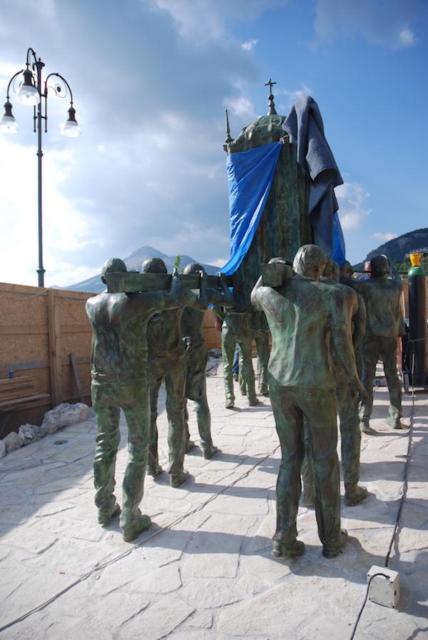 Felice_Lovisco_monumento_Madonna_Viggiano_retro